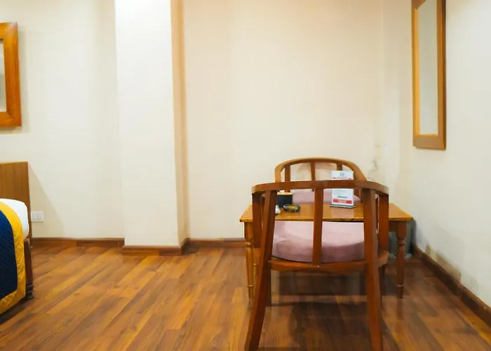 Mitra Hotel *